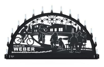 Beleuchteter Schwibbogen mit dem Sondermotiv Fam. Weber