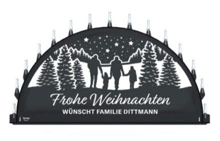 Beleuchteter Schwibbogen mit dem Sondermotiv Familie Winterlandschaft